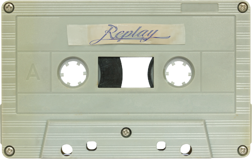 Een oude casette met het logo van Replay erop